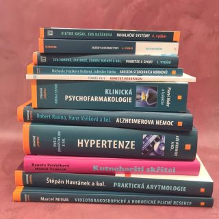 Všechny mohou být vaše s 50% slevou, která právě frčí na našem e-shopu. Tak to nepropásněte. 😉📚 #knihymaxdorf #knihy...