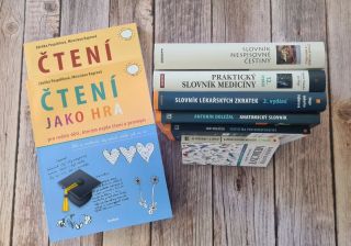 Pomocníci, kteří se vám budou hodit při učení a teď se SLEVOU. Mrkněte na náš e-shop.📚 #knihy #knihymaxdorf #knizniakce...